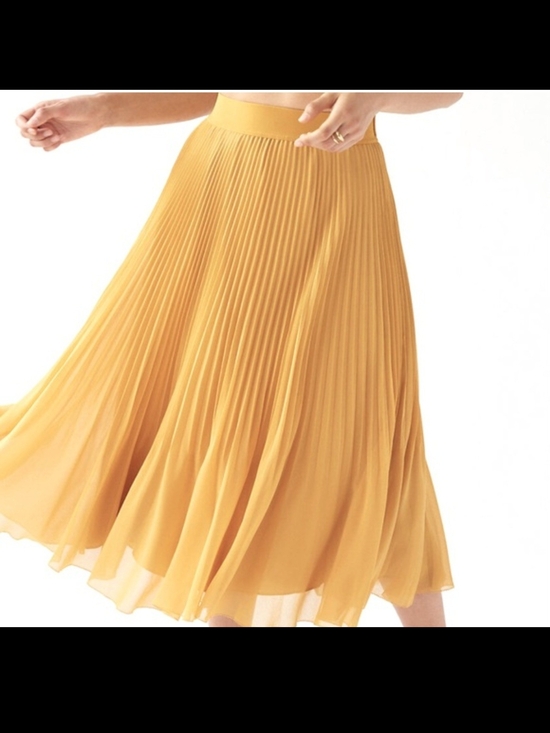 Aritzia Dresses & Skirts - NWOT Aritzia Wilfred Terre Chiffon Skirt - Mustard Size M